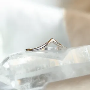 Craved minimalist gold ring VENUS Thumbnail