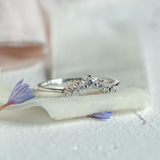 Curved diamond ring ERISILDA Image