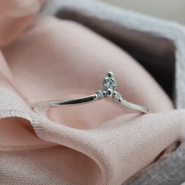 Fine gold ring with diamonds JANIS Image