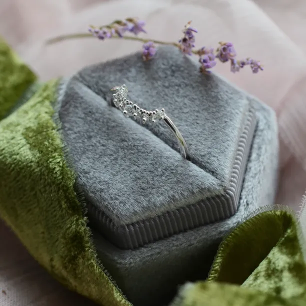 Gold cut-out ring with diamonds ROXY Image