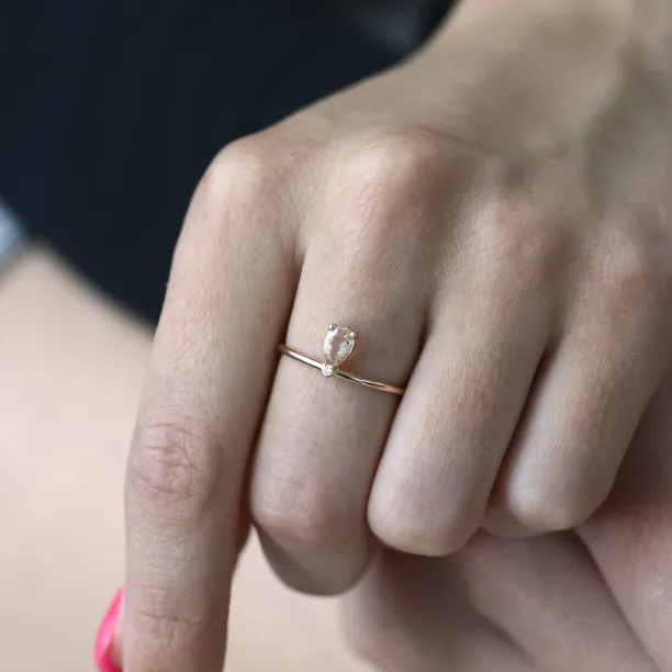 Rose gold ring with morganite and diamond MORGAN Image