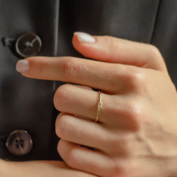Gold minimalist ring with fancy chmapagne diamond MARGO Image