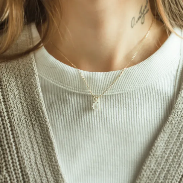 Gold moonstone necklace with diamond LUNA Image