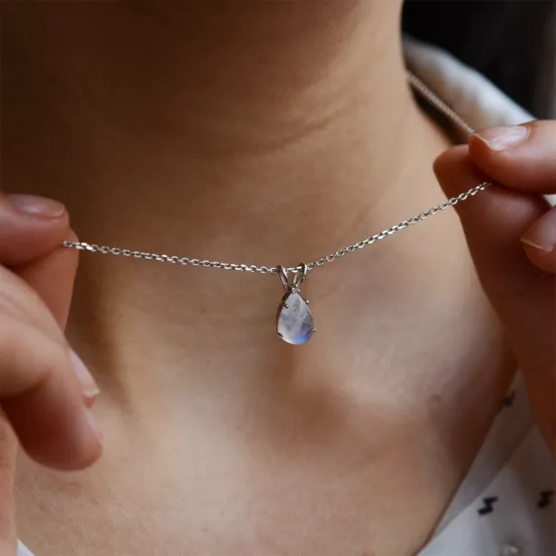 Gold moonstone necklace with diamond LUNA Image