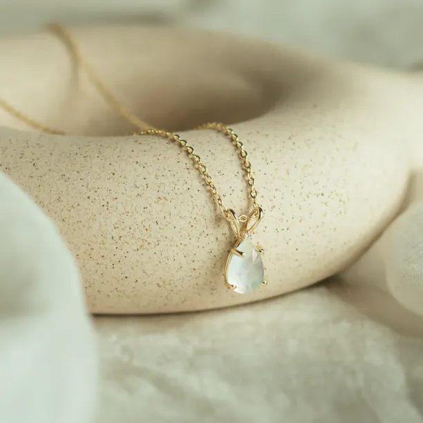Gold moonstone necklace with diamond LUNA Image