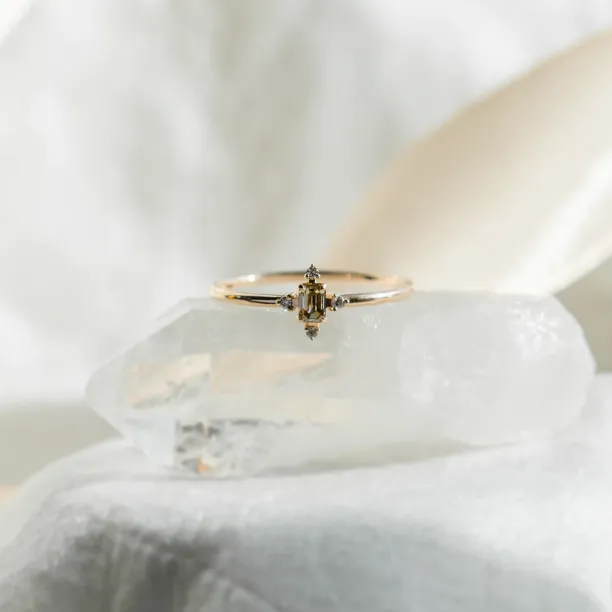 Gold ring with champagne diamond KYLIE Image
