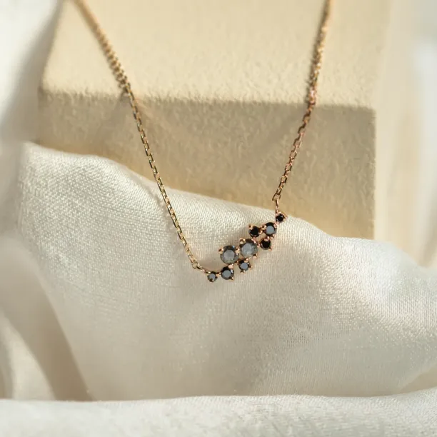 Gold necklace with salt and pepper diamonds KLARI Image