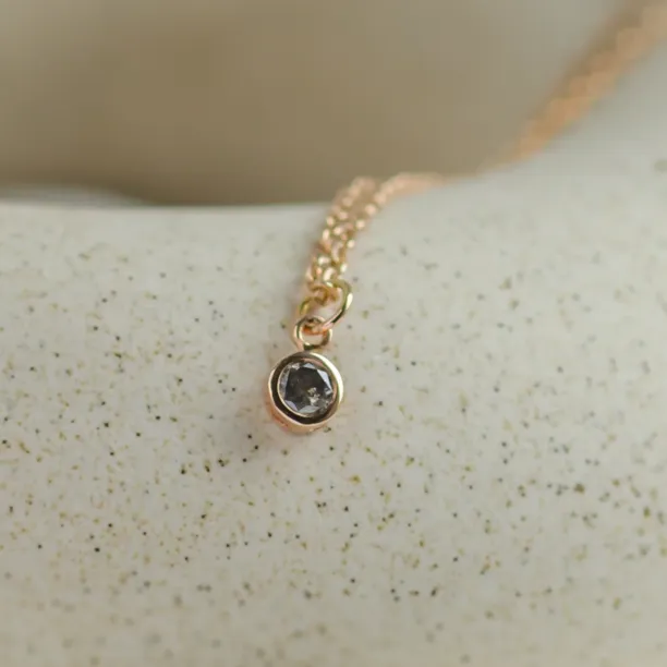 Gold bezel salt´n´pepper diamond pendant ISLEEN Image