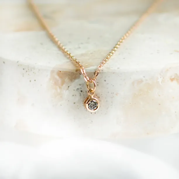Gold bezel salt´n´pepper diamond pendant ISLEEN Image