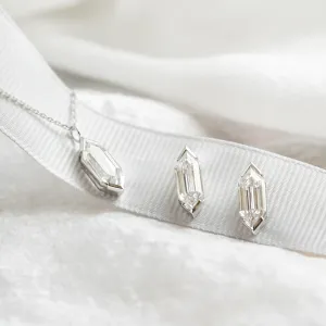 Gold hexagon moissanite pendant FINA Thumbnail