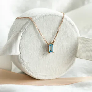 Gold necklace with a baguette cut topaz LUCERNE Thumbnail