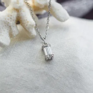 Gold pendant with lab-grown diamond ARRIA Thumbnail