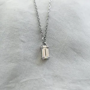 Gold pendant with lab-grown diamond ARRIA