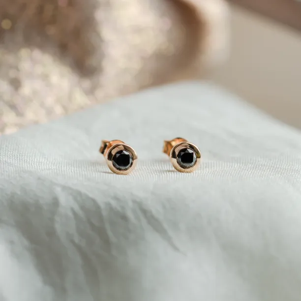 Golden earrings with black diamonds AMAYA Image