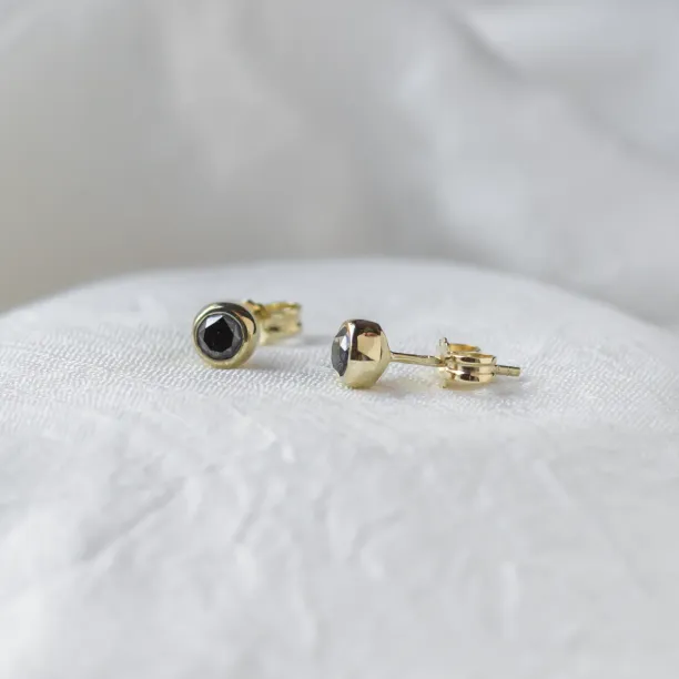 Golden earrings with black diamonds AMAYA Image