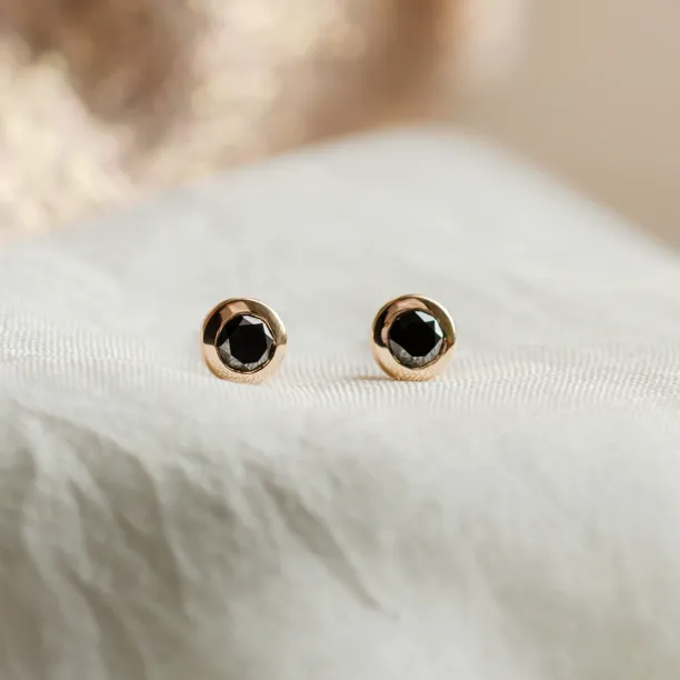Golden earrings with black diamonds AMAYA Image