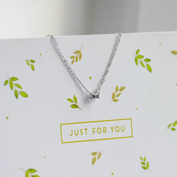 Minimalist necklace with baguette salt and pepper diamond KIEL Image