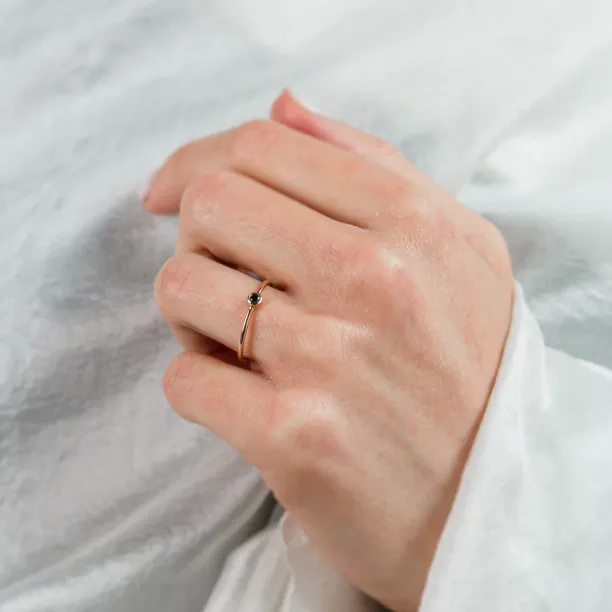 Minimalist ring with black diamond BLAIZE Image