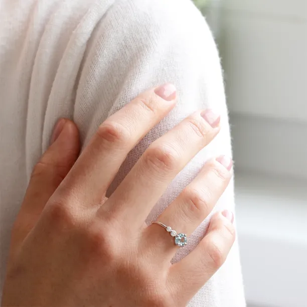 Romantic ring with aquamarine and diamonds AQUA Image