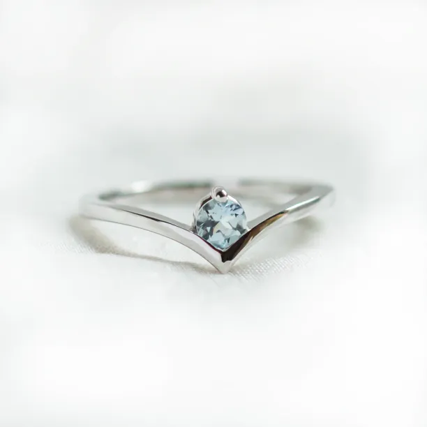 Gold aquamarine ring AMY Image