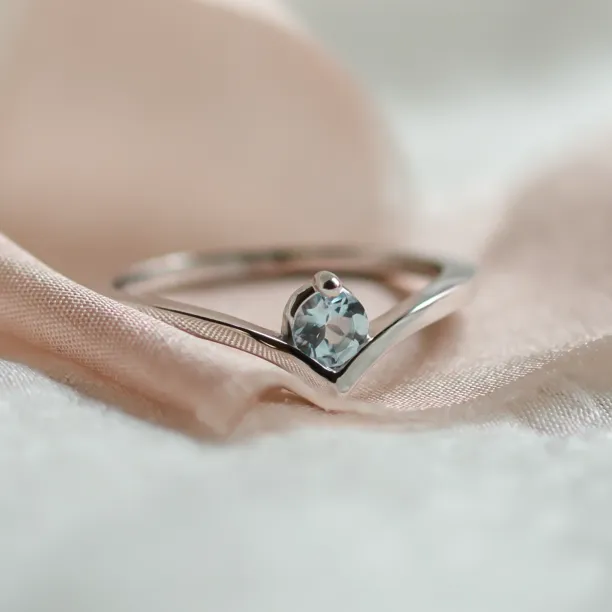 Gold aquamarine ring AMY Image
