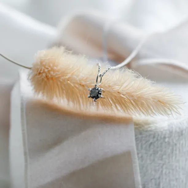 Minimalist necklace with salt and pepper diamond KAI Image