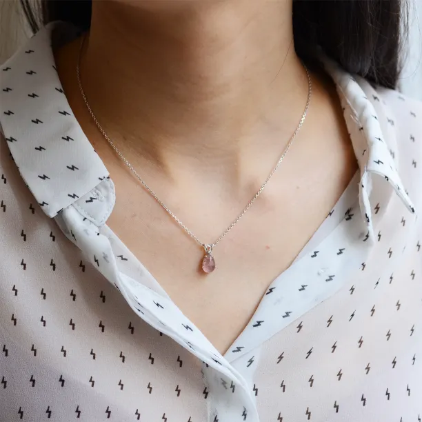 Gold necklace with strawberry quartz and diamond FRESA Image