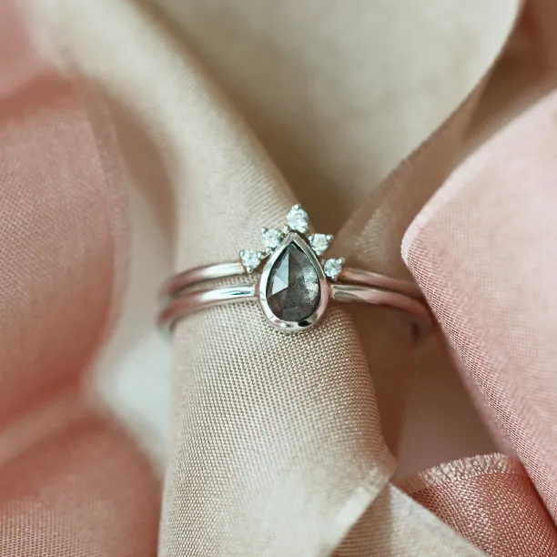 Romantic engagement set with salt and pepper diamond ERWIN Image
