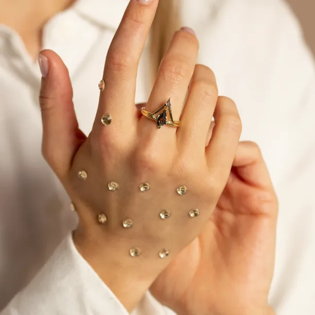 Salt and pepper and classic diamonds gold ring set DIVA Image