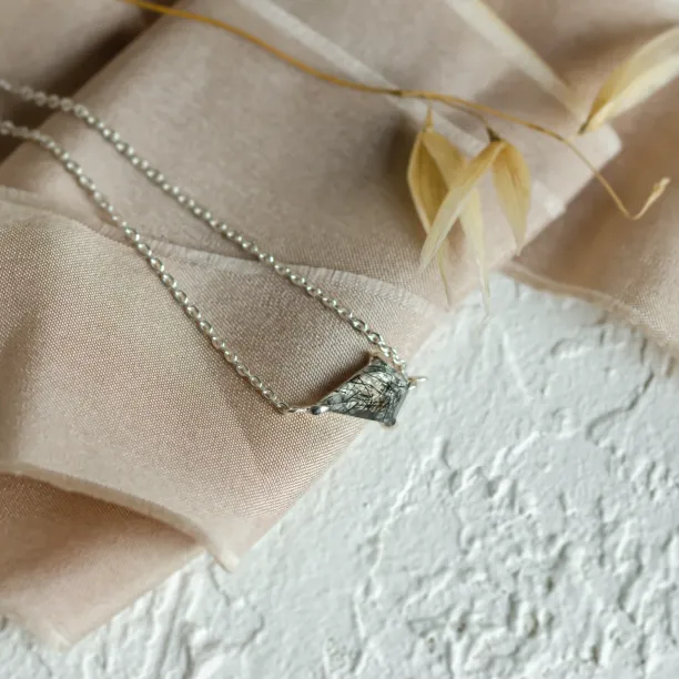 Gold bracelet with kite rutilated quartz POLLIS Image