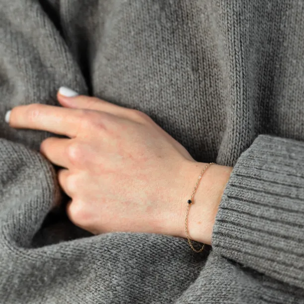 Minimalist bracelet with a black diamond BLAKE Image