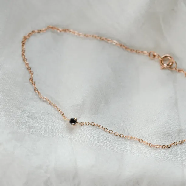 Minimalist bracelet with a black diamond BLAKE Image