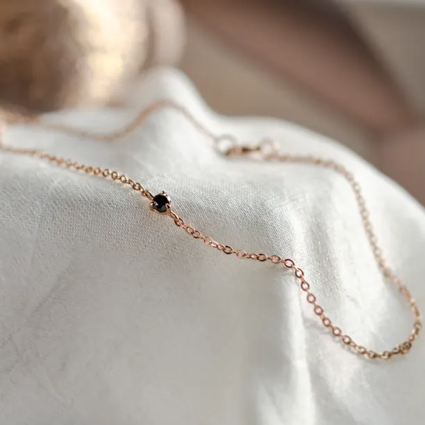Minimalist bracelet with a black diamond BLAKE Image