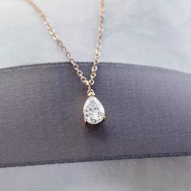 Gold necklace with pear moissanite NAOMI Image