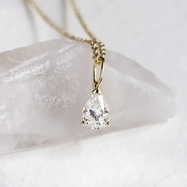 Gold necklace with pear moissanite NAOMI Image