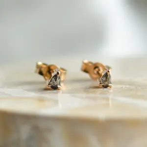 Minimalist gold earrings with pear salt and pepper diamonds NADINE Thumbnail