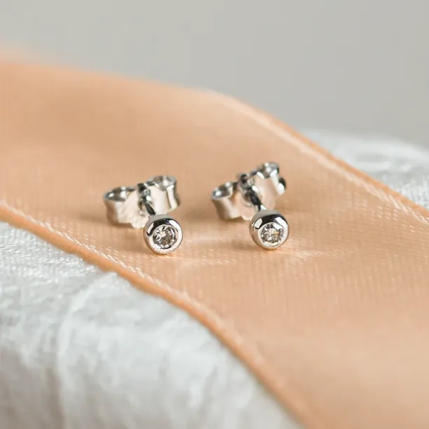 Minimalist salt and pepper diamond earrings ANISE Image