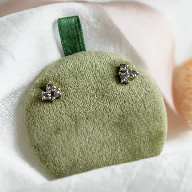 Cluster earrings with salt and pepper diamonds GRAPPOLO Image