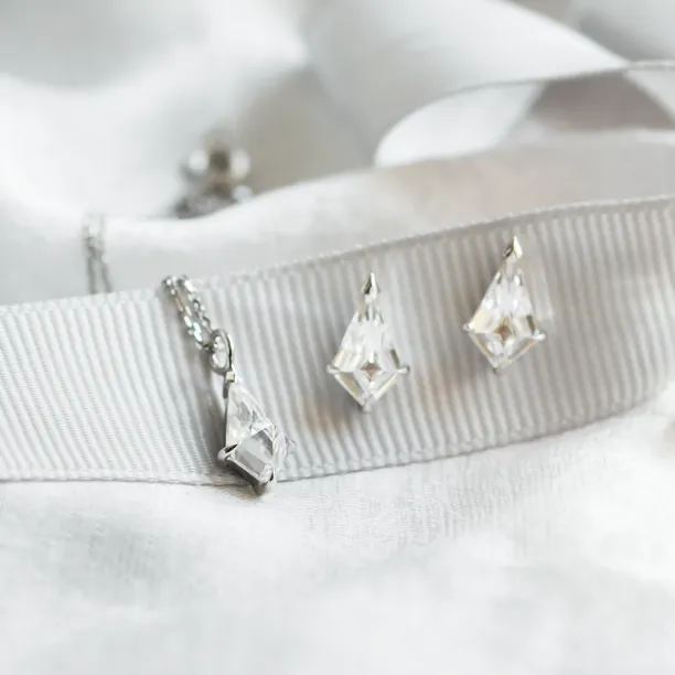 Gold kite moissanite earrings DANE Image