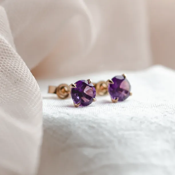 Simple gold earrings with amethysts PURPURA Image