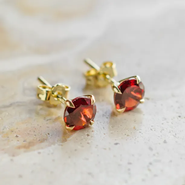 Gold earrings with garnets AMANDA Image