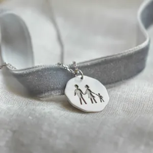 Engraved necklace with family motive FRANCIS Thumbnail