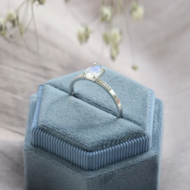 Gold ring with moonstone and diamonds ROXANE Image