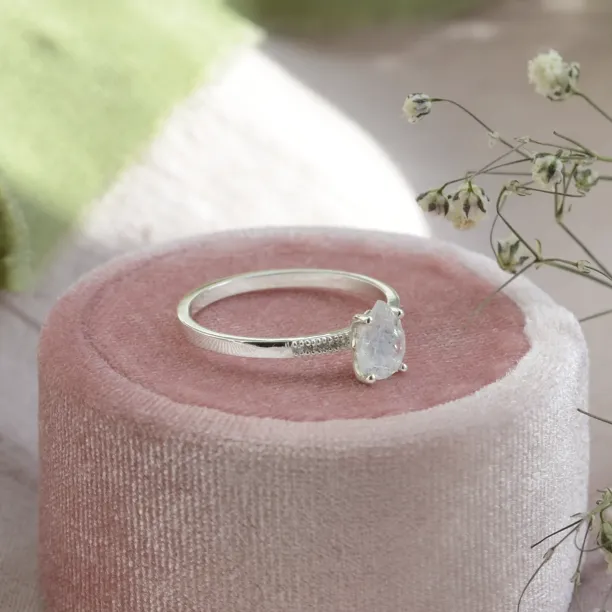 Gold ring with moonstone and diamonds ROXANE Image