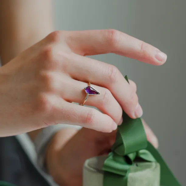 Kite amethyst ring in solid gold DARERCA Image