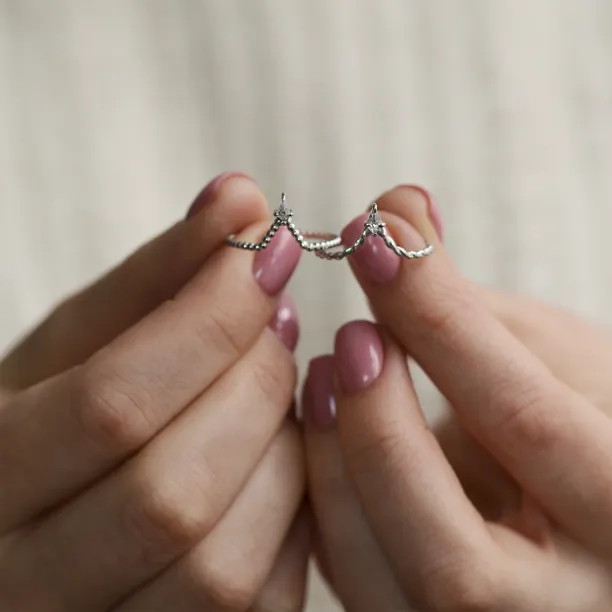 V stacker ring with kite salt and pepper diamond NIAM Image