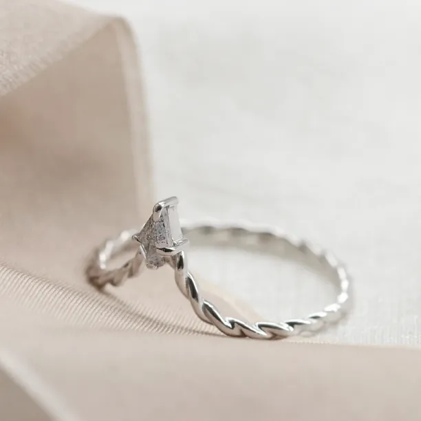 V stacker ring with kite salt and pepper diamond NIAM Image