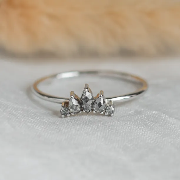 Gold ring with five salt and pepper diamonds ELODIE Image