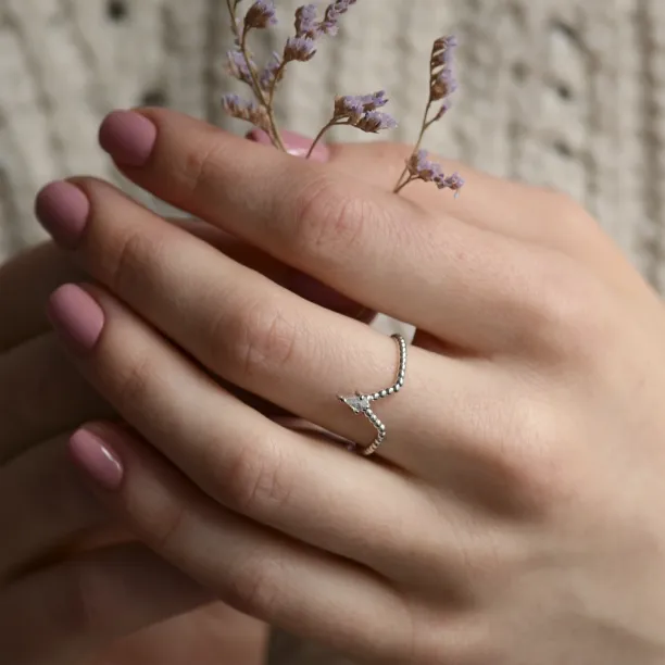 Salt and pepper diamond V stacker ring ISOLDE Image