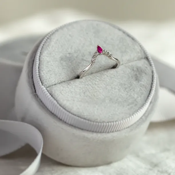 Gold diamond ring with ruby CROWN Image